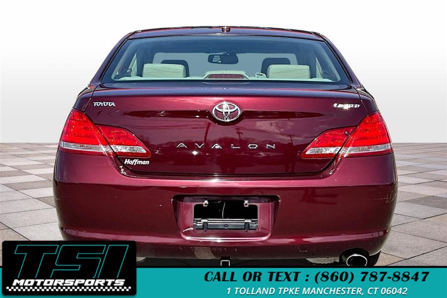 2010 Toyota Avalon XLS photo
