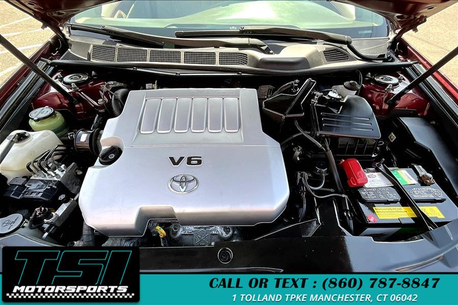 2010 Toyota Avalon XLS photo
