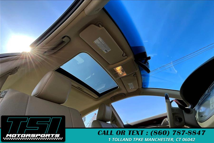 2010 Toyota Avalon XLS photo