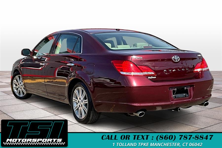 2010 Toyota Avalon XLS photo