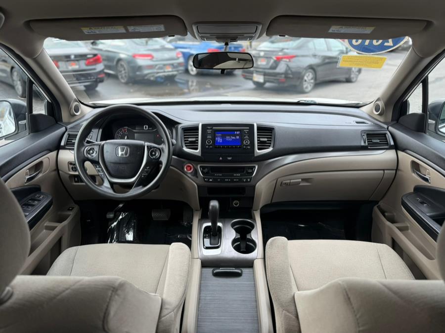2016 Honda Pilot AWD 4dr LX photo