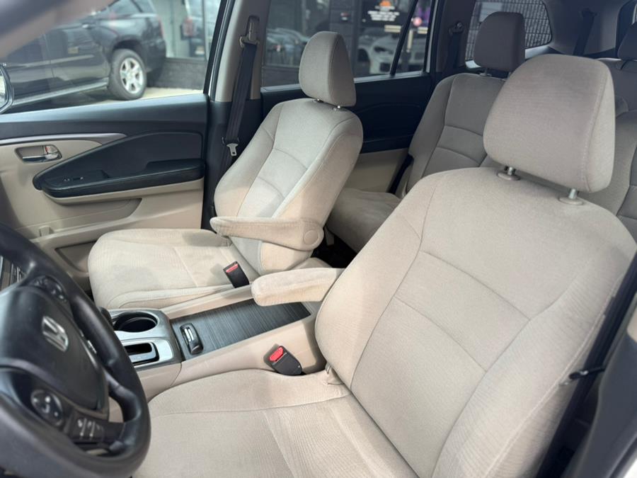 2016 Honda Pilot AWD 4dr LX photo