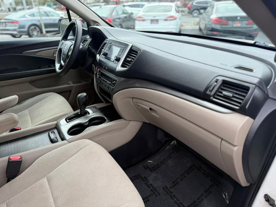 2016 Honda Pilot AWD 4dr LX photo