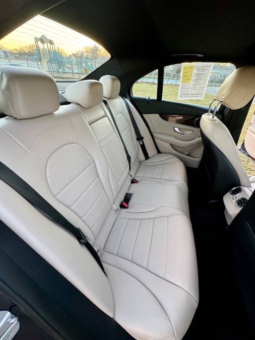 2018 Mercedes-Benz C-Class C 300 4MATIC Sedan photo