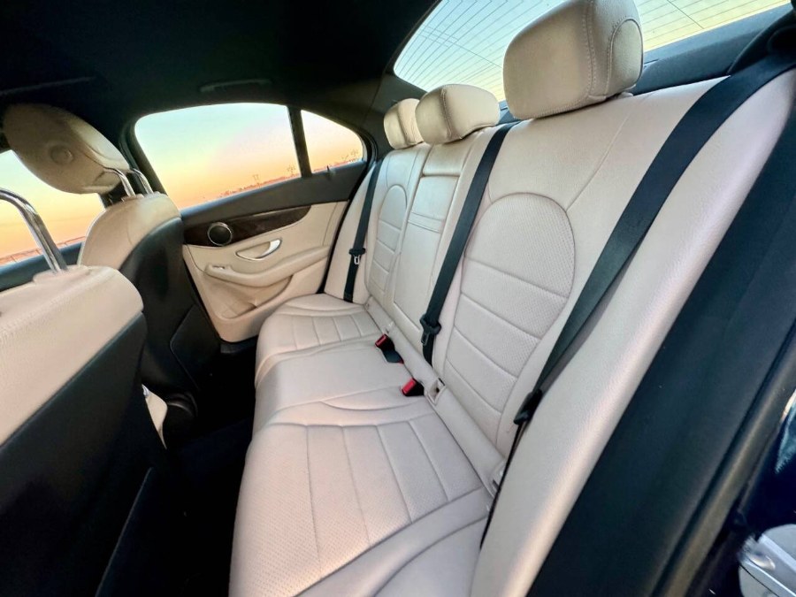 2018 Mercedes-Benz C-Class C 300 4MATIC Sedan photo