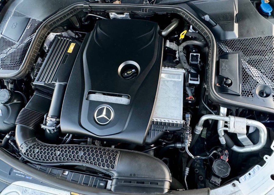 2018 Mercedes-Benz C-Class C 300 4MATIC Sedan photo