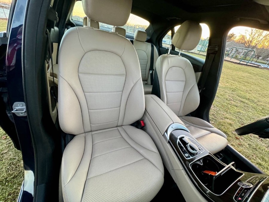 2018 Mercedes-Benz C-Class C 300 4MATIC Sedan photo