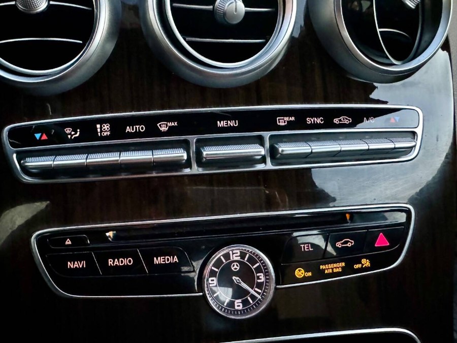 2018 Mercedes-Benz C-Class C 300 4MATIC Sedan photo