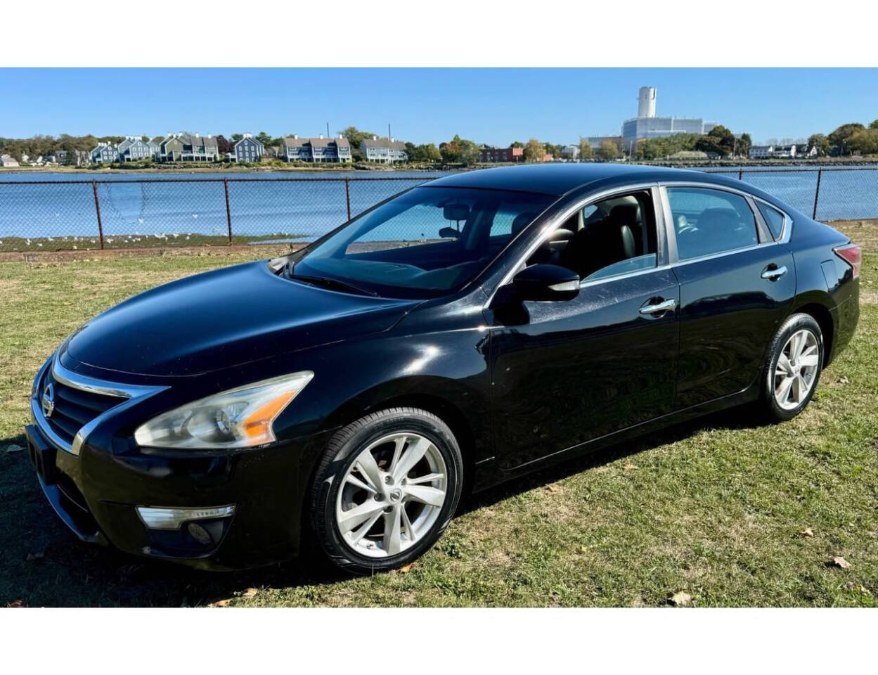 2014 Nissan Altima 2.5 photo