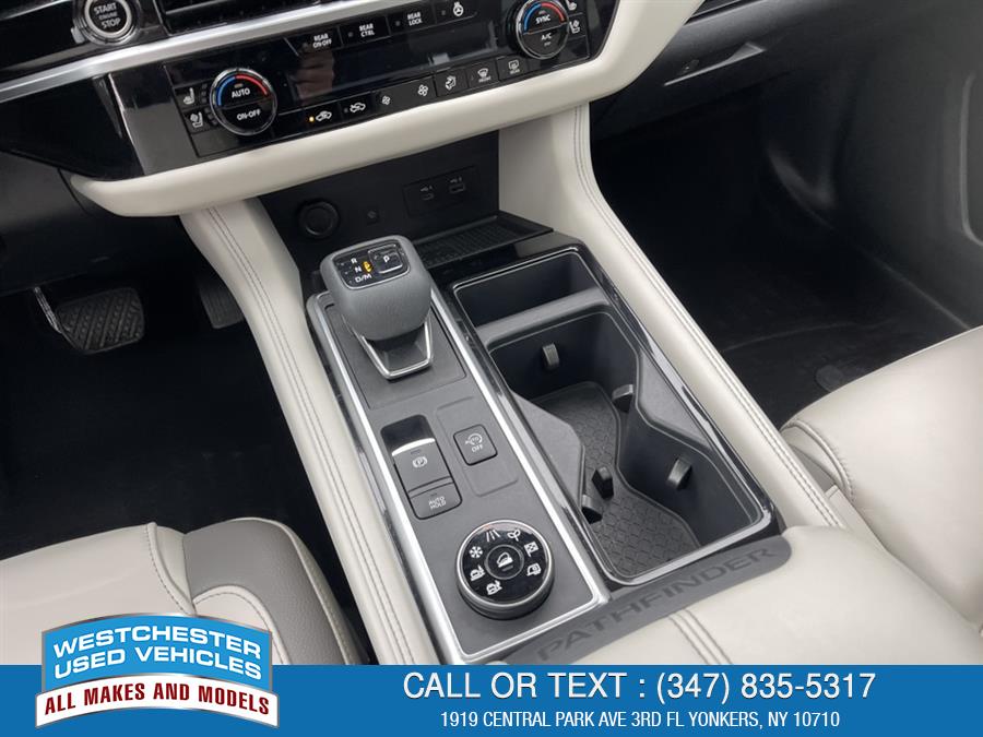 2022 Nissan Pathfinder Platinum photo