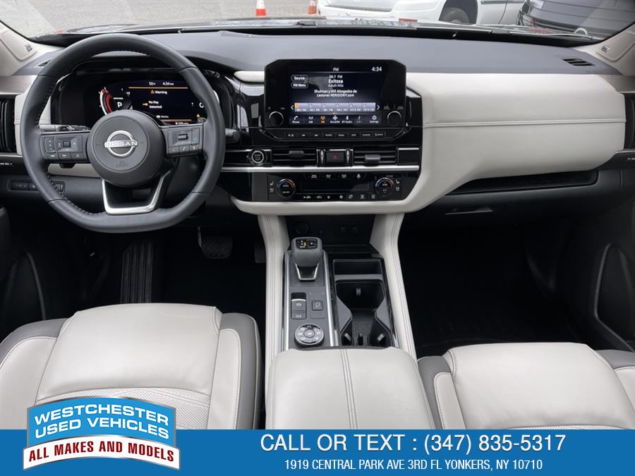2022 Nissan Pathfinder Platinum photo