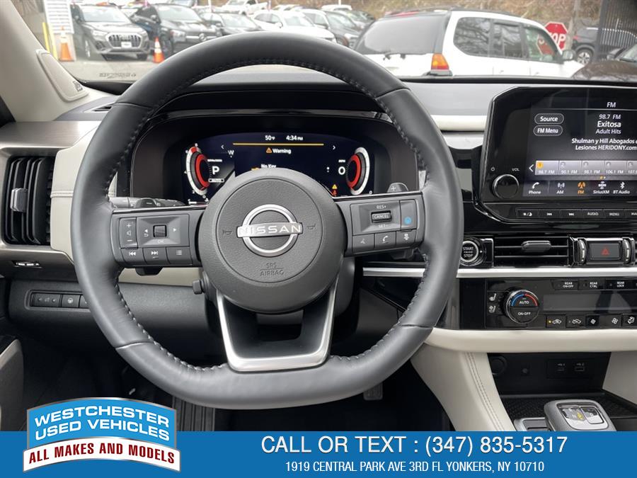 2022 Nissan Pathfinder Platinum photo