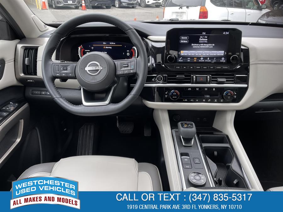 2022 Nissan Pathfinder Platinum photo