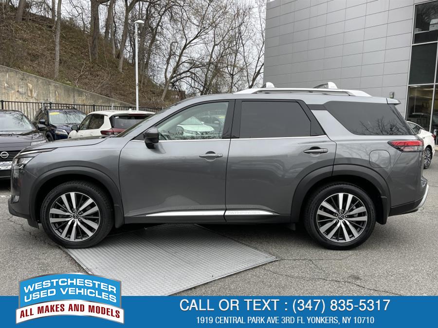 2022 Nissan Pathfinder Platinum photo
