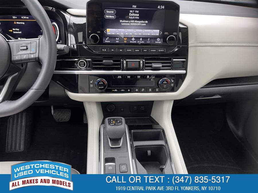 2022 Nissan Pathfinder Platinum photo