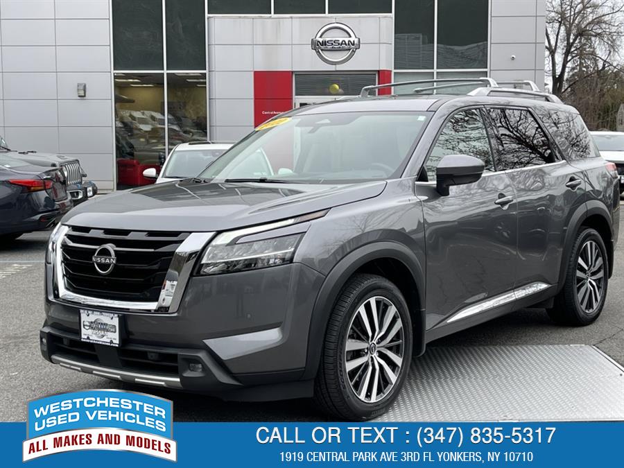 2022 Nissan Pathfinder Platinum photo