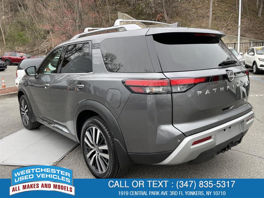 2022 Nissan Pathfinder Platinum photo