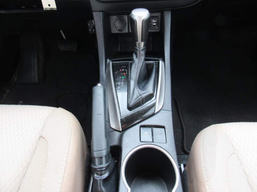 2014 Toyota Corolla L photo