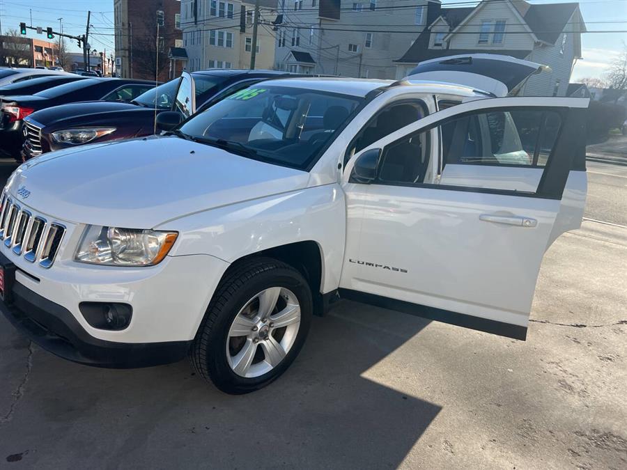 2012 Jeep Compass Latitude photo