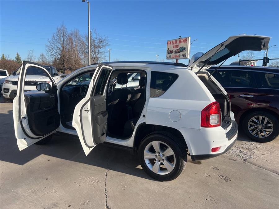 2012 Jeep Compass Latitude photo