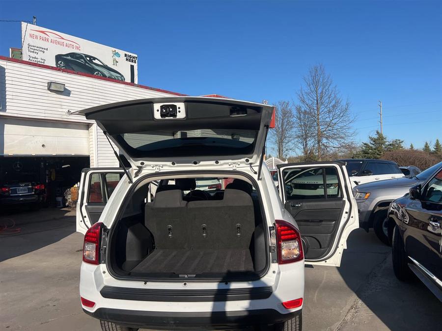 2012 Jeep Compass Latitude photo