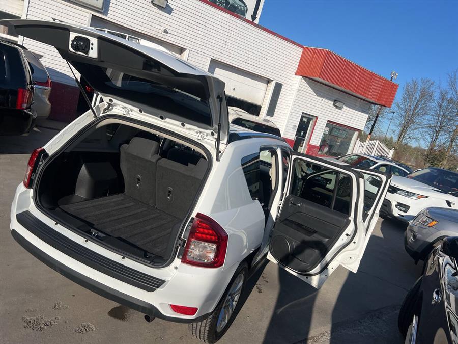 2012 Jeep Compass Latitude photo