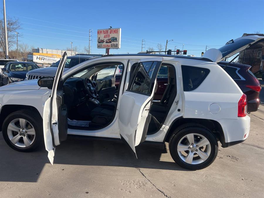 2012 Jeep Compass Latitude photo