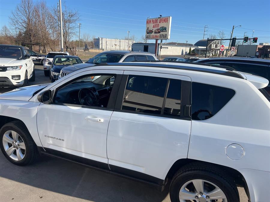2012 Jeep Compass Latitude photo
