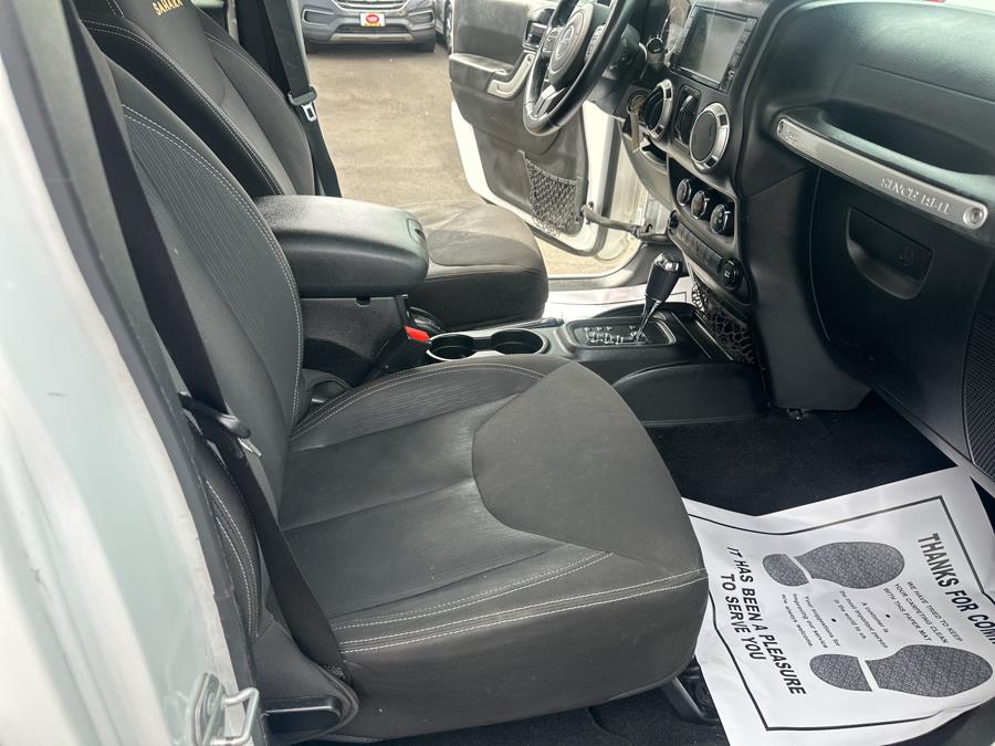 2015 Jeep Wrangler Unlimited 4WD 4dr Sahara photo
