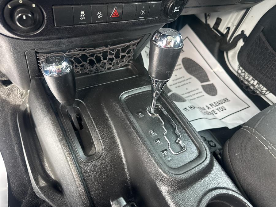 2015 Jeep Wrangler Unlimited 4WD 4dr Sahara photo