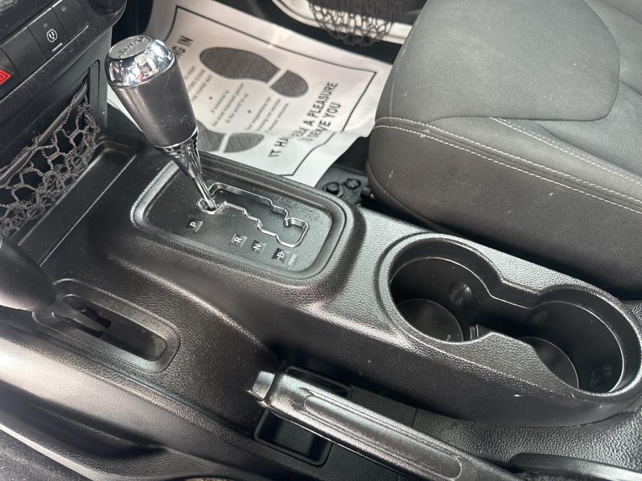 2015 Jeep Wrangler Unlimited 4WD 4dr Sahara photo