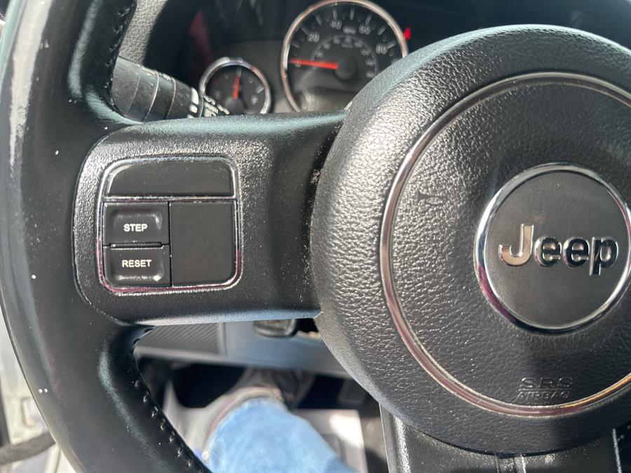 2015 Jeep Wrangler Unlimited 4WD 4dr Sahara photo