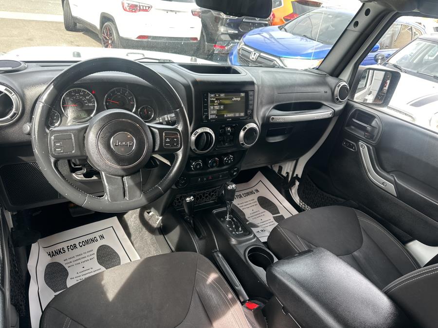 2015 Jeep Wrangler Unlimited 4WD 4dr Sahara photo