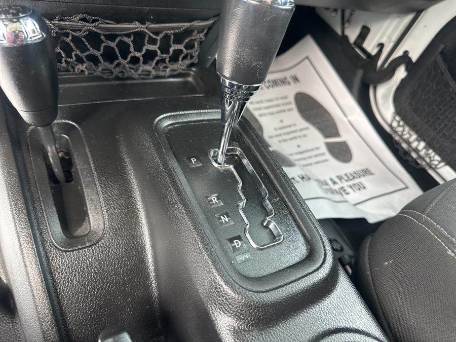 2015 Jeep Wrangler Unlimited 4WD 4dr Sahara photo