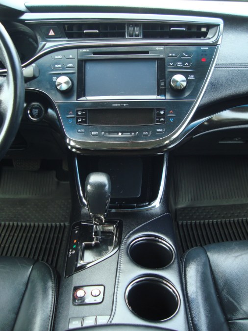 2016 Toyota Avalon 4dr Sdn XLE Premium (Natl) photo
