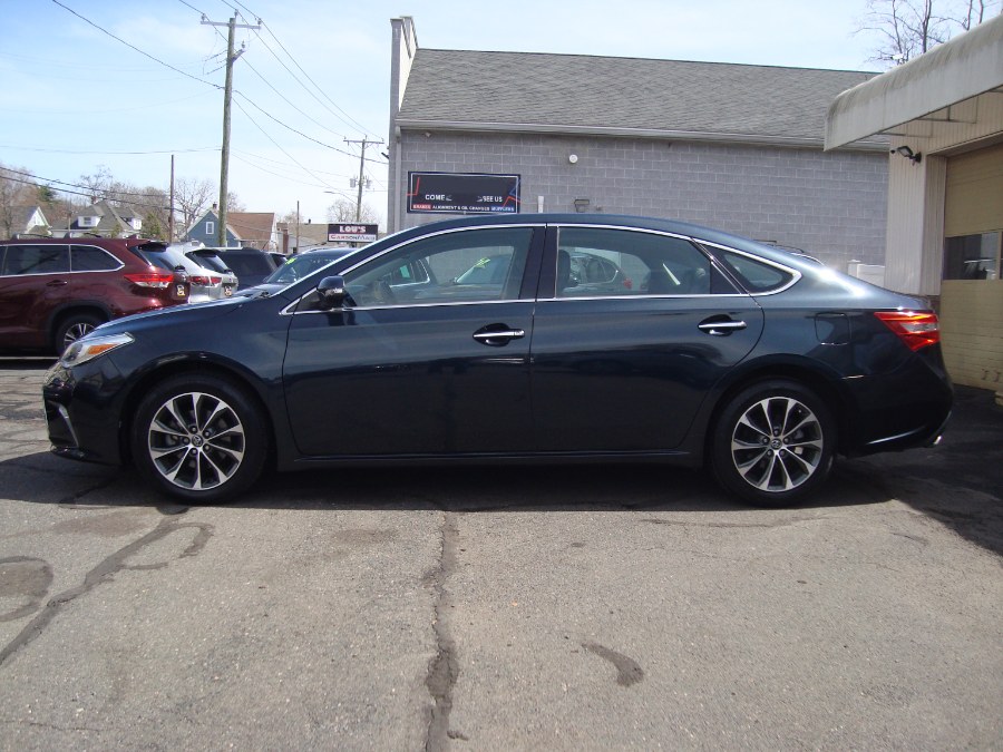2016 Toyota Avalon 4dr Sdn XLE Premium (Natl) photo