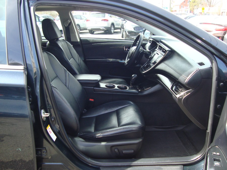 2016 Toyota Avalon 4dr Sdn XLE Premium (Natl) photo