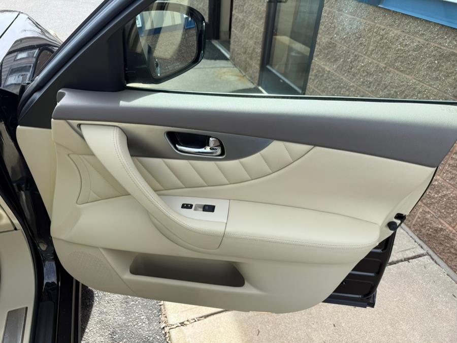 2016 Infiniti QX70 AWD 4dr photo