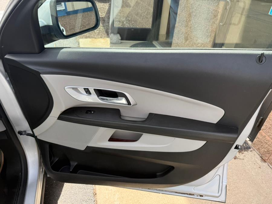 2016 Chevrolet Equinox FWD 4dr LT photo