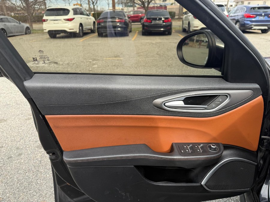 2018 Alfa Romeo Giulia Ti Sport RWD photo