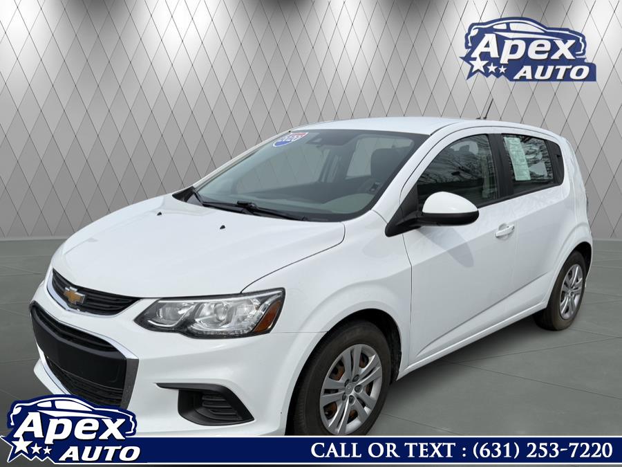 2020 Chevrolet Sonic 5dr HB LT w/1FL photo