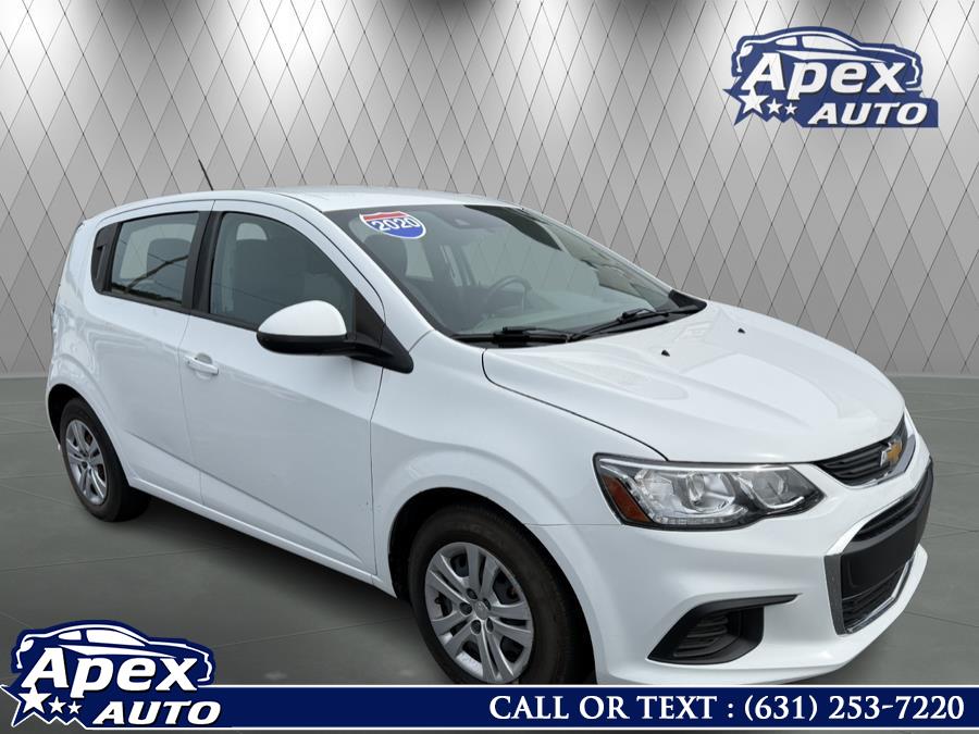 2020 Chevrolet Sonic 5dr HB LT w/1FL photo