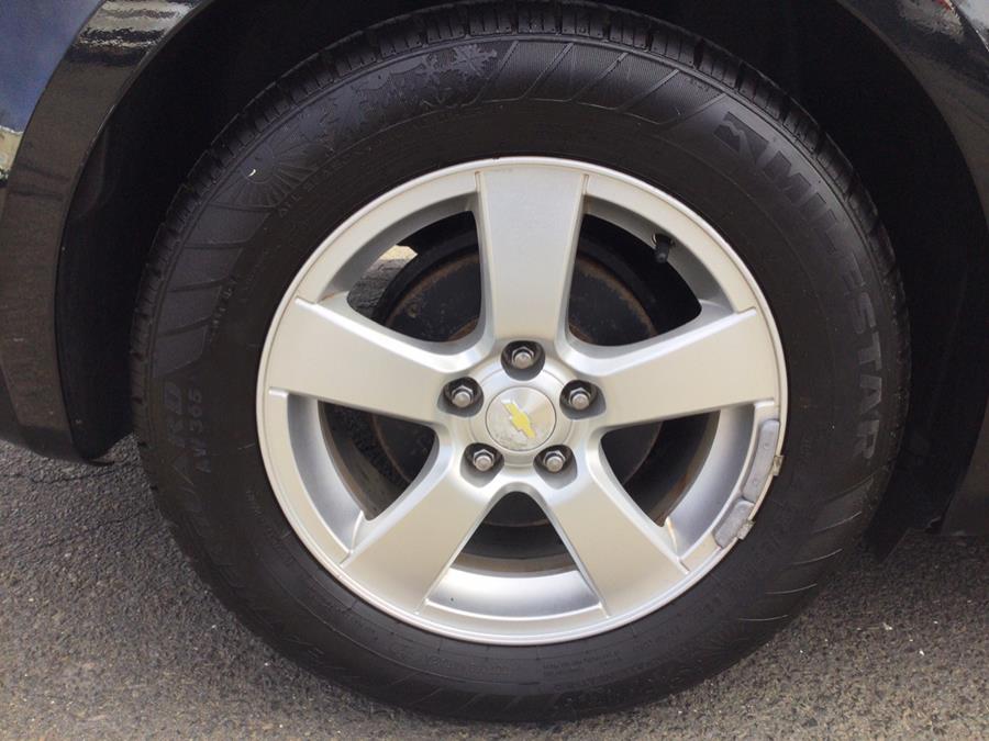 2015 Chevrolet Cruze 4dr Sdn Auto 1LT photo