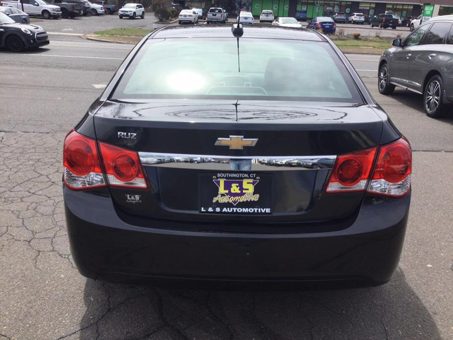 2015 Chevrolet Cruze 4dr Sdn Auto 1LT photo