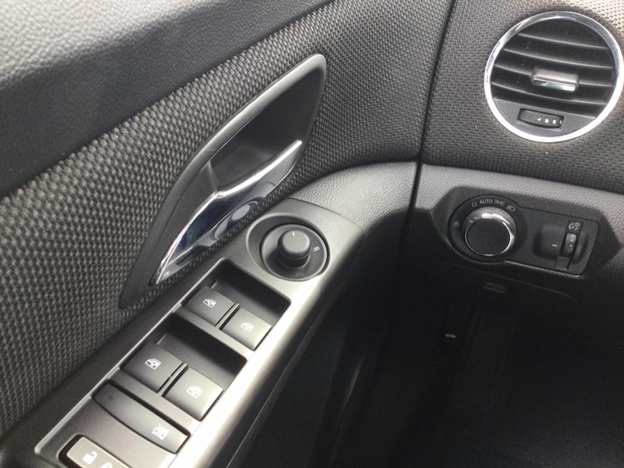 2015 Chevrolet Cruze 4dr Sdn Auto 1LT photo