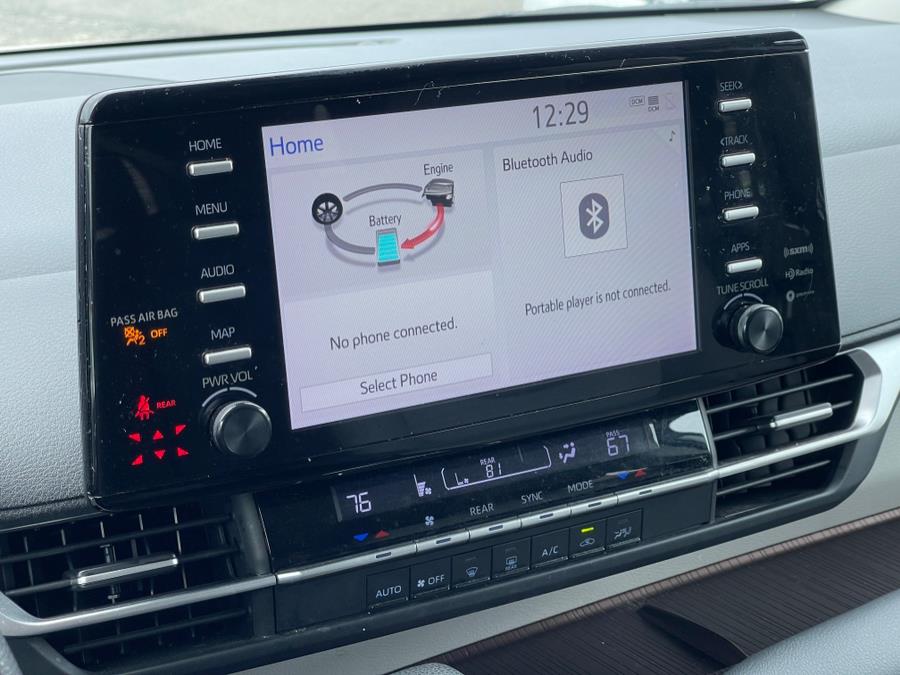 2021 Toyota Sienna LE FWD 8-Passenger (Natl) photo