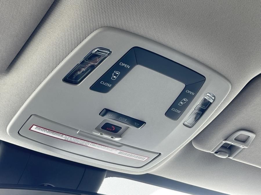 2021 Toyota Sienna LE FWD 8-Passenger (Natl) photo