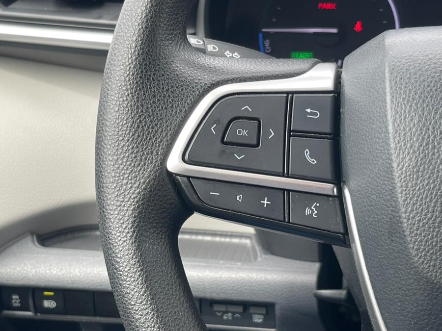 2021 Toyota Sienna LE FWD 8-Passenger (Natl) photo