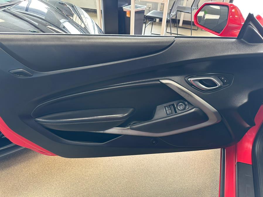 2017 Chevrolet Camaro 2dr Cpe 1LT photo