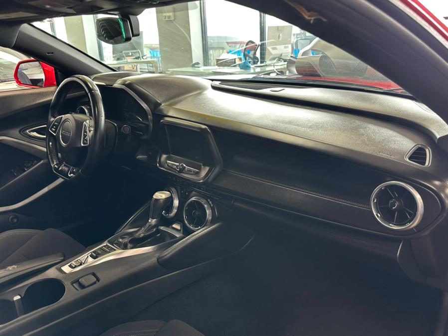 2017 Chevrolet Camaro 2dr Cpe 1LT photo